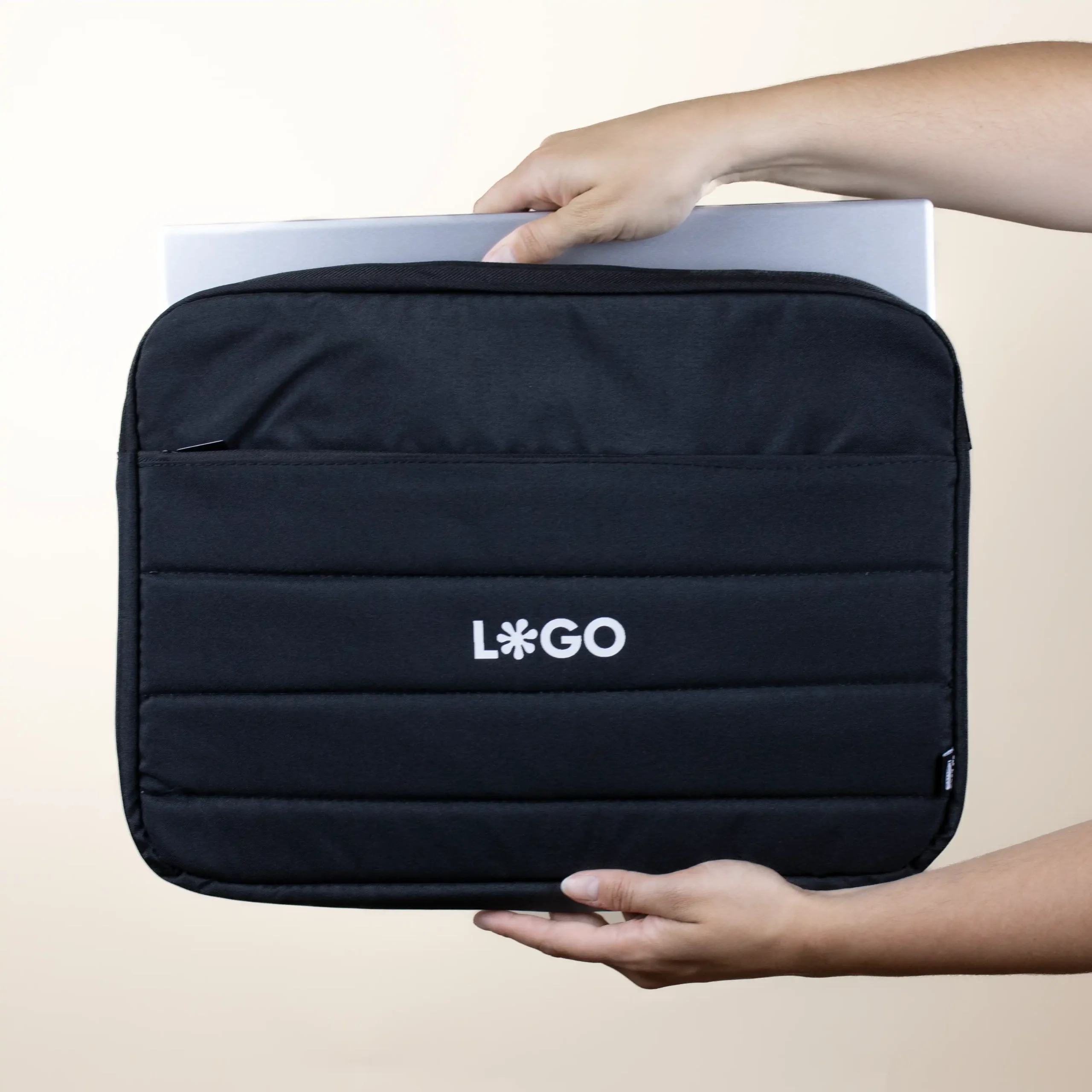 KIRA: Laptop sleeve 15.6 inches