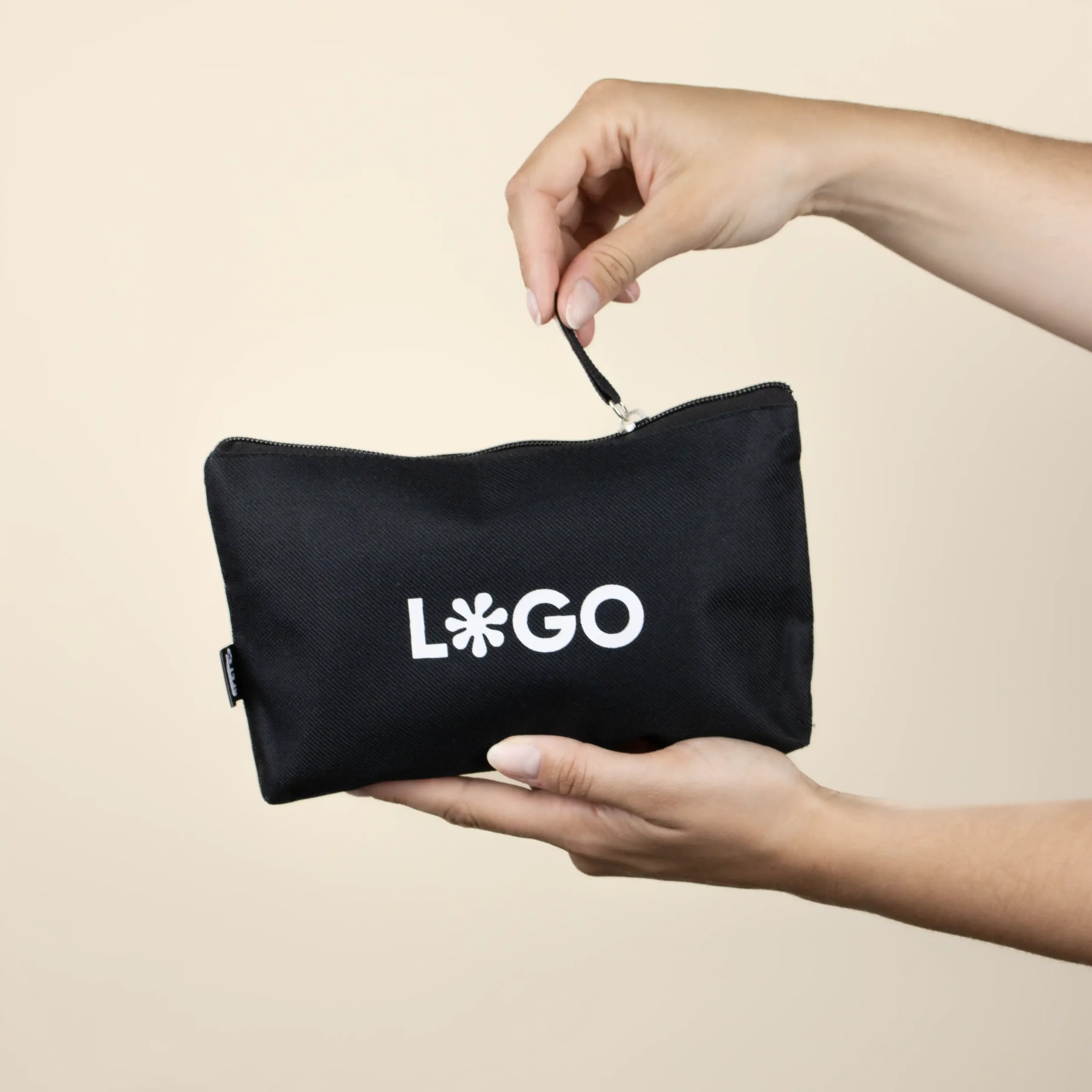 CINTIA: rPET wash bag