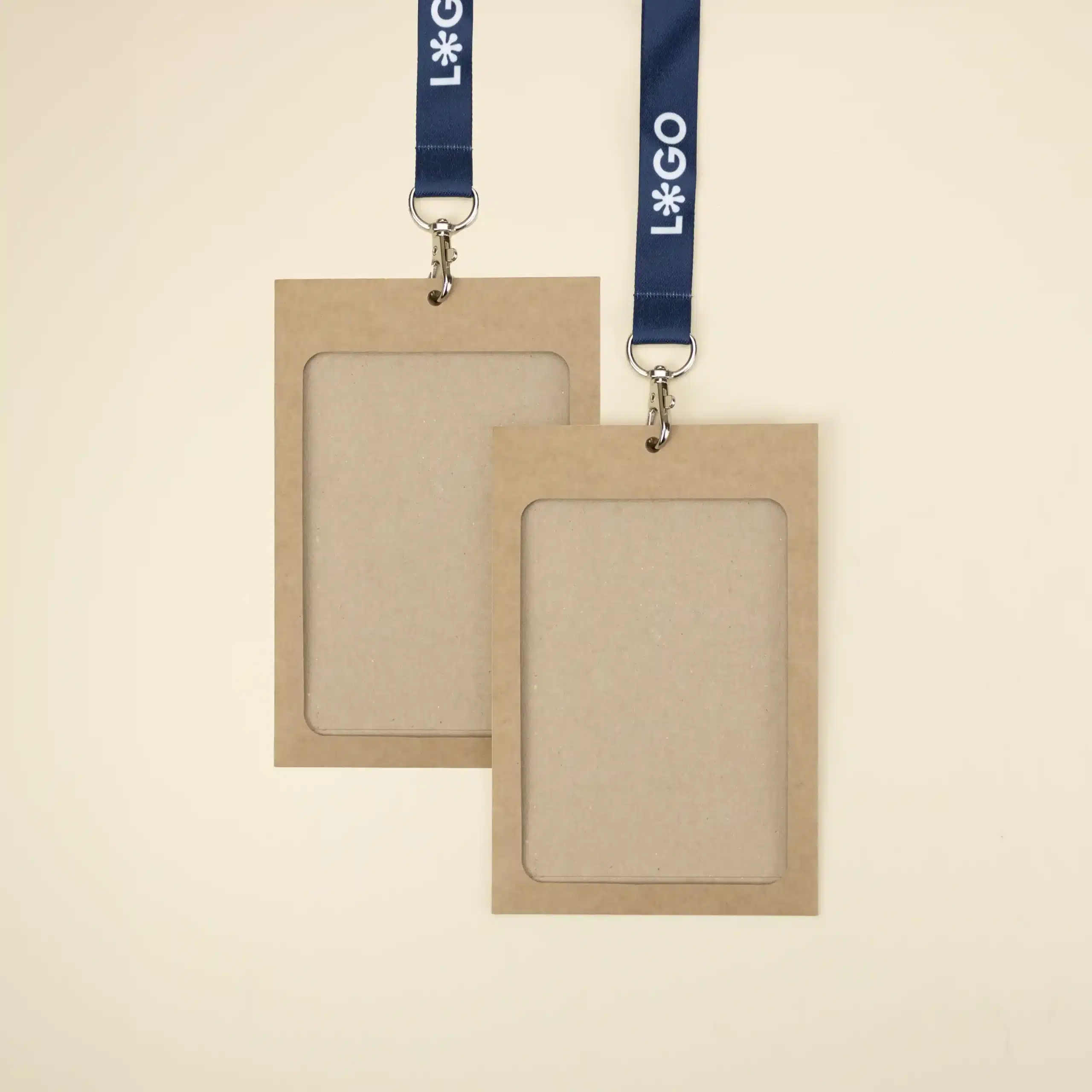KIT ÉVÉNEMENT : Porte-badge KASE 0/0 (13X9cm, kraft, sans marquage) + Lanyard rPET COLLIN (impression en quadri recto/verso)